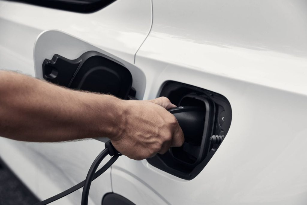 Polestar connecting to a charger