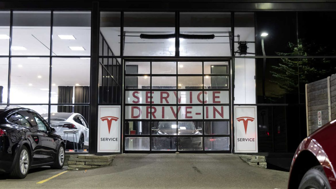 Tesla service centre