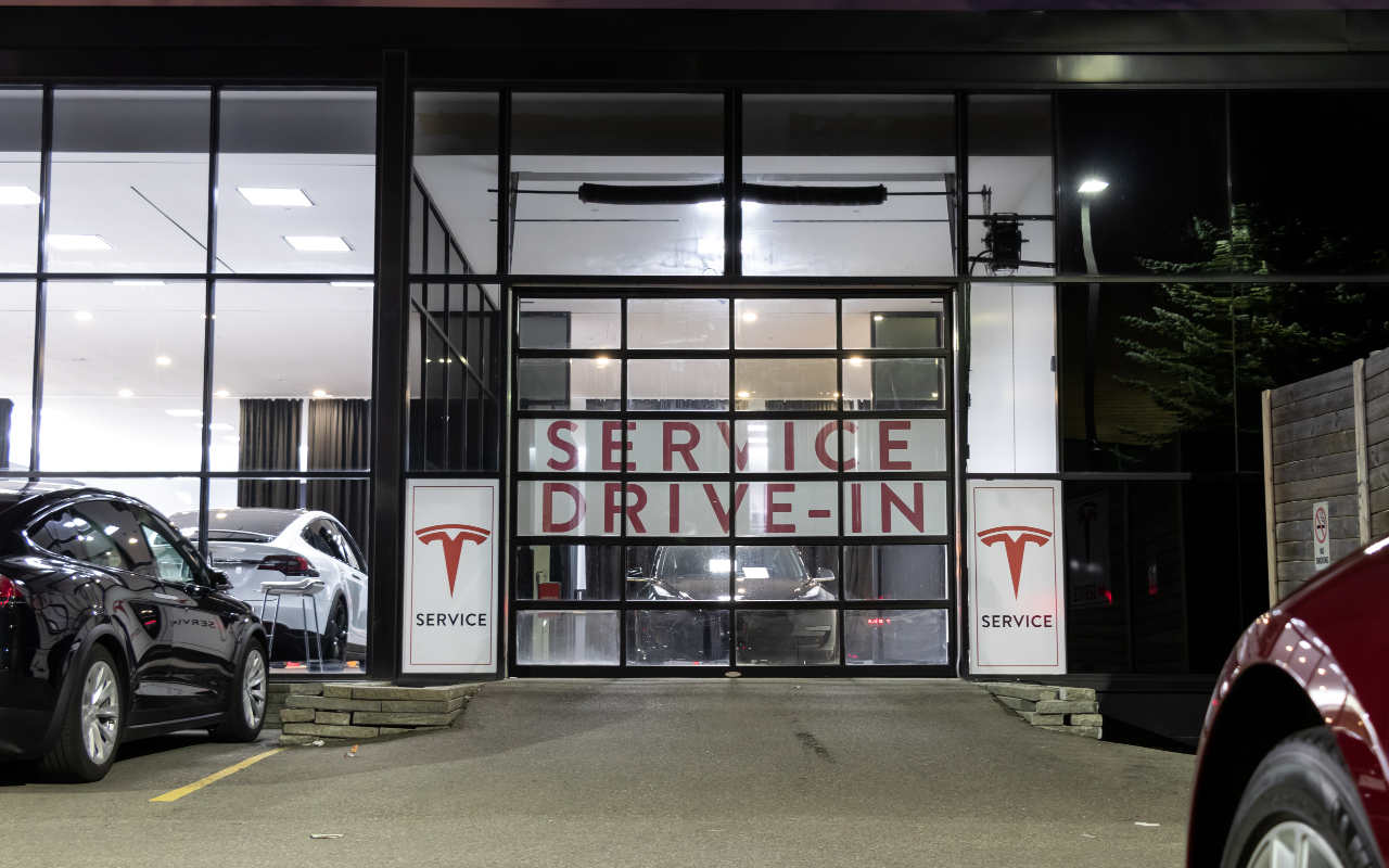 Tesla service centre