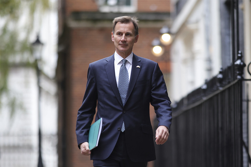 Chancellor Jeremy Hunt with the Autumn Statement